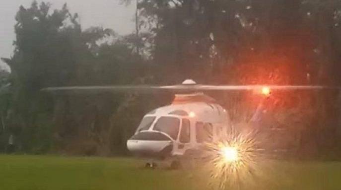 Helikopter Kapolda Jatim Mendarat Darurat di Tulungagung, Atap Rumah Warga Rusak