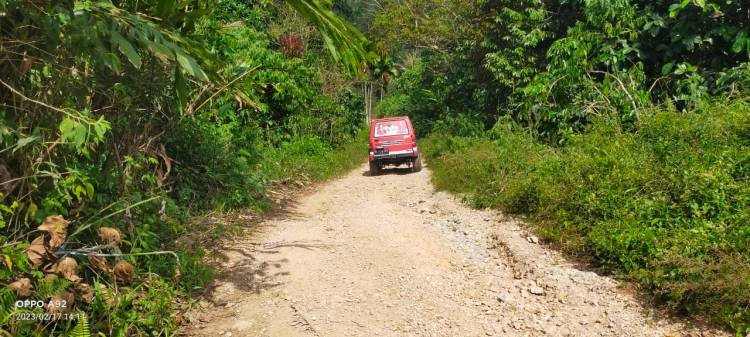 Warga Dambakan Perbaikan Jalan Penghubung Desa di Kecamatan Siempat Nempu Dairi