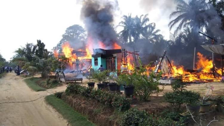3 Rumah di Torgamba Ludes Terbakar saat Ditinggal Pemiliknya