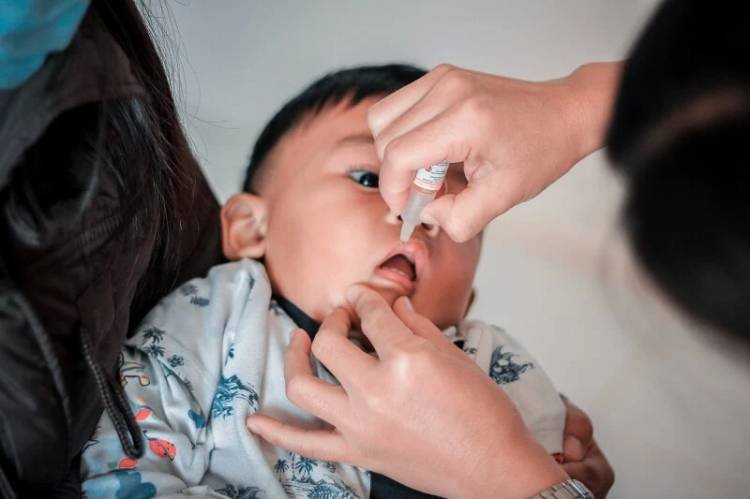 Kejar Target Polio, Kecamatan Medan Amplas dan Puskesmas Lakukan Sweeping dan Posyandu Malam