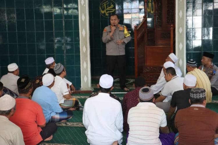 Jumat Curhat, Kapolres Langkat Ajak Warga Giatkan Pemolisian Masyarakat