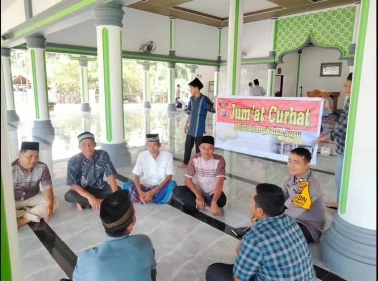 Gelar Jumat Curhat, Polsek Jajaran Polres Langkat Sambangi dan Dengar Keluhan Warga