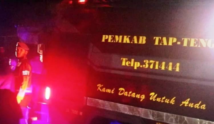 Enam Rumah Kontrakan Terbakar di Aektolang Pandan