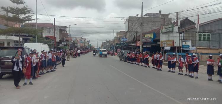 Piala Adipura Diarak dari Bandara Silangit ke  Doloksanggul
