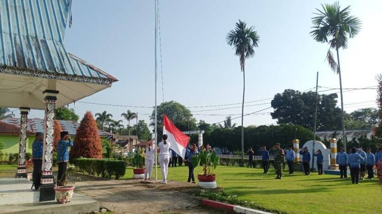 Camat Jorlanghataran Ajak ASN dan Kepala Desa Ikut Upacara di Setiap Hari Kesadaran Nasional