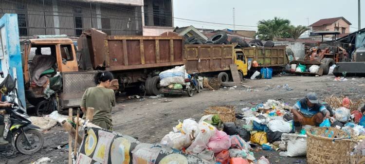 Diduga Rusak, 3 Truk Pengangkut Sampah Tidak Beroperasi