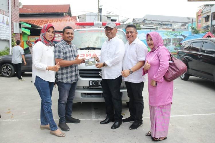 IKA SMA Negeri 8 Medan Gelar Syukuran dan Sumbang Mobil Ambulance