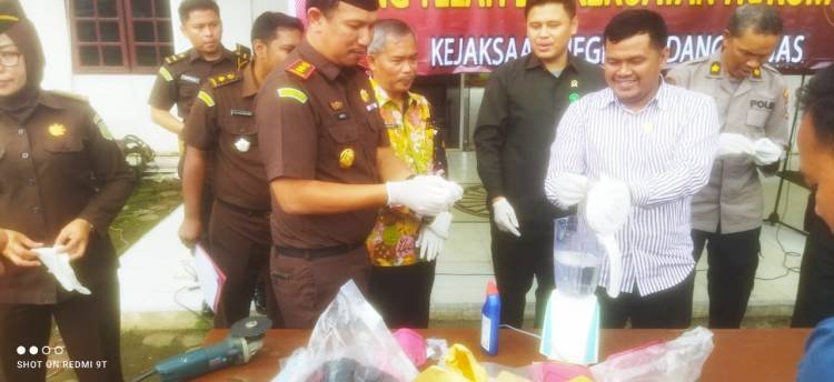 Kejari Palas Musnahkan BB  Hasil Kejahatan