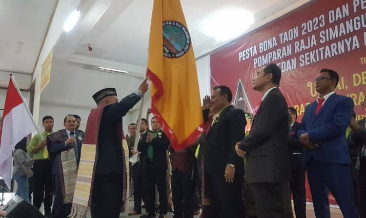 Pesta Bona Taon dan Pelantikan Pengurus Simangunsong Meriah