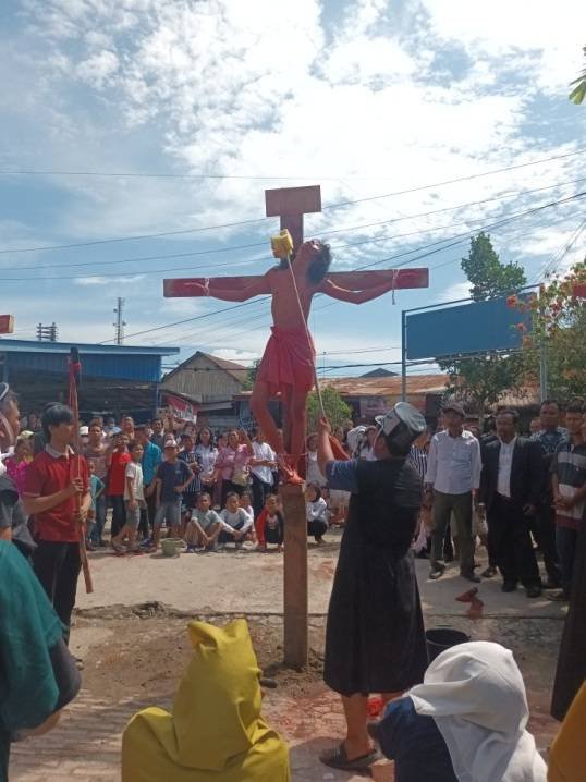Mahasiswa STT Abdi Sabda Medan Gelar Via Dolorosa