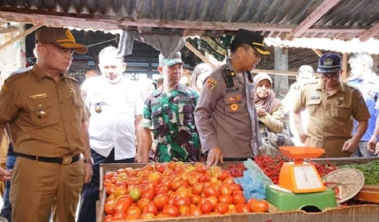 Pantau Harga Sembako, Pemkab Asahan Sidak Pasar