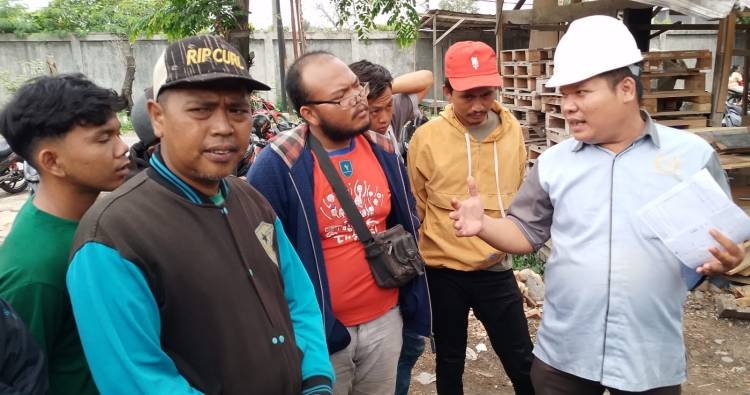 Puluhan  Pekerja PT Jadimas Mogok Kerja Tuntut Kenaikan Gaji