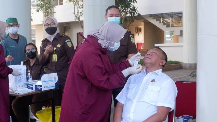 Jaksa Agung Perintahkan Seluruh Jajarannya Swab Antigen
