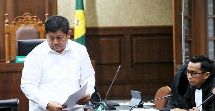 Rijatono Lakka Didakwa Suap Lukas Enembe Rp 35,4 Miliar
