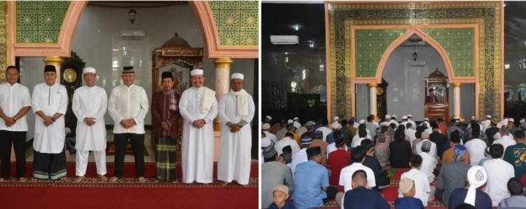 Danrem 022/PT Bersama Anggota dan Masyarakat Salat Idul Fitri di Mesjid Asy Syuhada