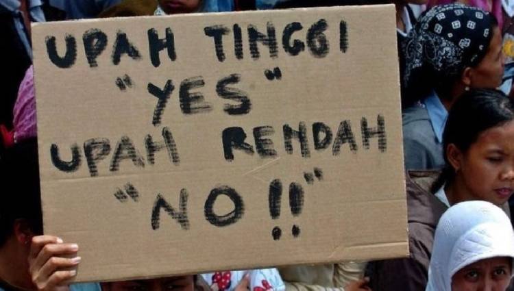 Tuntut Kenaikan Gaji, Puluhan Pekerja PT Jadimas Mogok Kerja