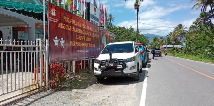 Bupati Samosir Gunakan Mobil Dinas Mendaftarkan Caleg NasDem ke KPU?