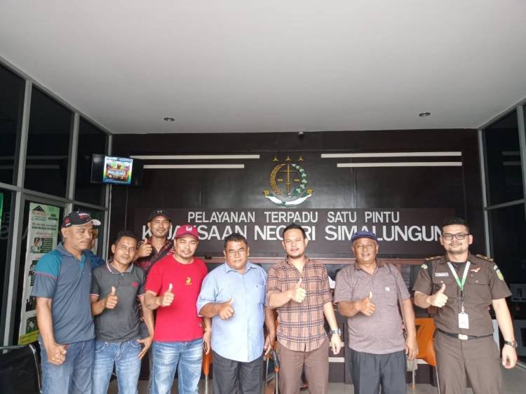 Mantan Pangulu Nagori Pardomuanbandar Dilapor ke Kejari Simalungun