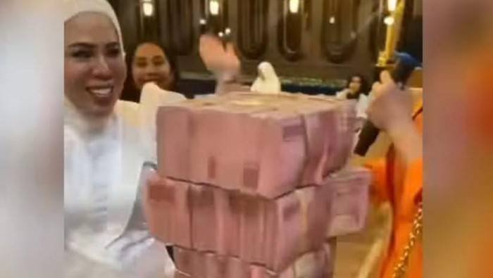Viral Emak-emak Arisan Rp 2,5 M di Makassar