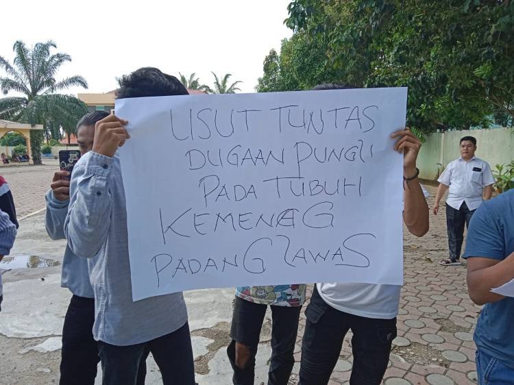 Kopra Sumut Unjuk Rasa ke Kantor Kemenag Palas