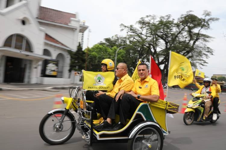 Golkar Sumut Konvoi "Menguning" Daftarkan Bacaleg ke KPU