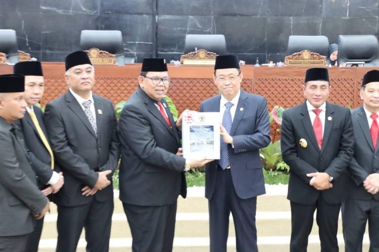 BPK RI Serahkan LHP Atas LKPD Provinsi Sumut TA 2022 kepada Ketua DPRD dan Gubernur Sumut