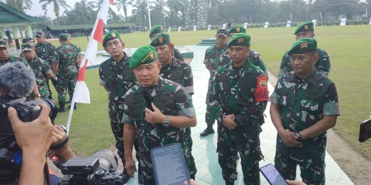 Kepala Staf TNI AD Cek Kesiapan Operasi Satgas Pamtas RI-PNG Sektor Utara di Yonif 122/TS