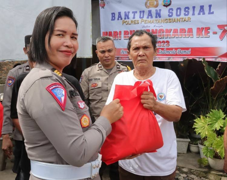 Polres Pematangsiantar, Serahkan Bantuan ke Warga Kurang Mampu