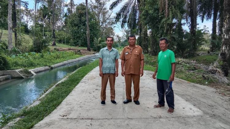 Dukung Sektor Pertanian, Pemerintah Nagori Manik Hataran Lanjutkan Pembangunan Rabat Beton