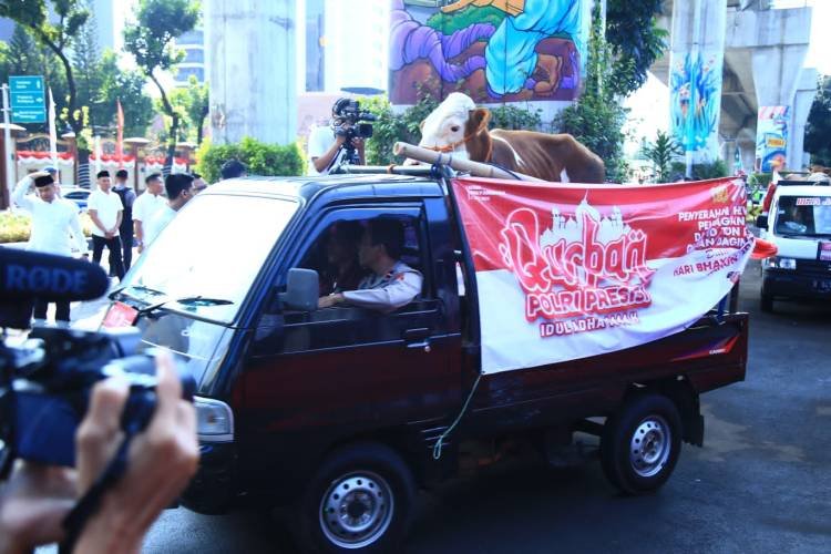 Peringati Idul Adha dan Jelang HUT ke-77 Bhayangkara, Polri Distribusikan 9.300 Hewan Kurban