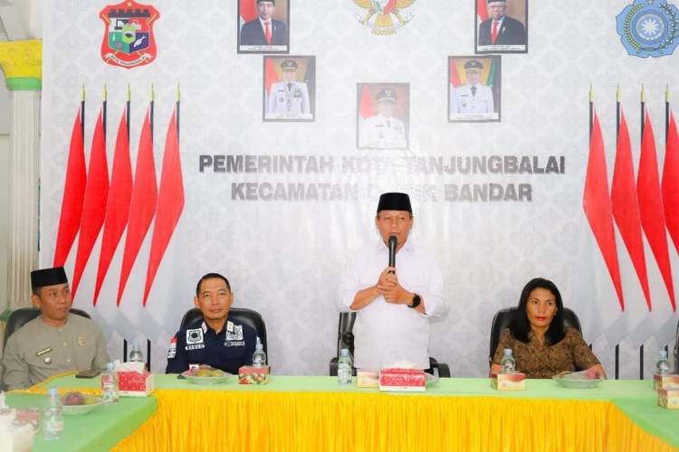 Pemko Tanjungbalai Bersama Forkopimda Adakan Jumat Berbagi