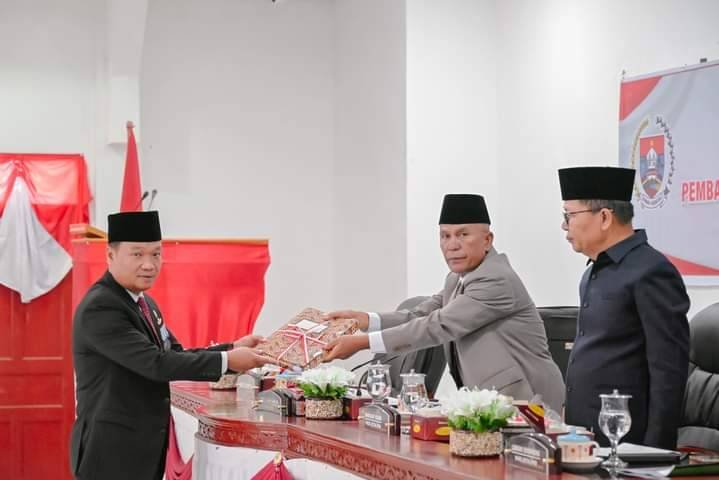 Wabup Humbahas Sampaikan Nota Pengantar 7 Ranperda Tahun 2023