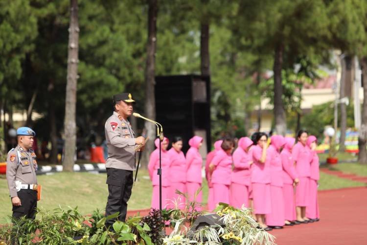 1.242 Personel dan PNS  Polda Sumut Naik Pangkat