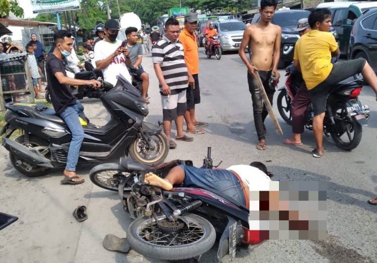 Pengendara Motor Tewas Digilas Mobil Tangki di Medan Labuhan