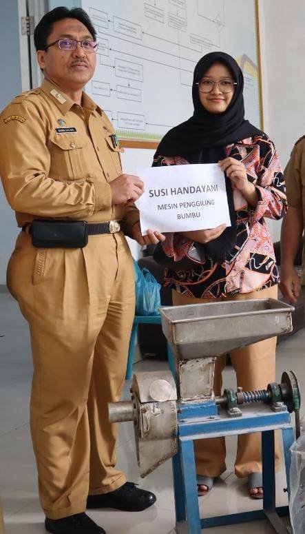 Pemko Tebingtinggi Serahkan Bantuan Provinsi ke Pelaku UMKM