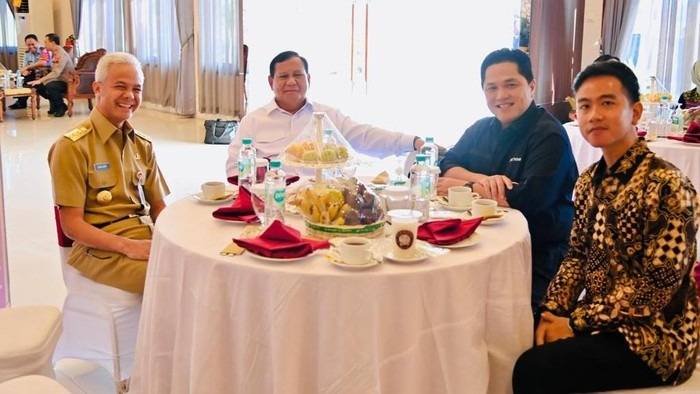 Erick Thohir Sarapan Bersama Prabowo, Ganjar dan Gibran di Solo