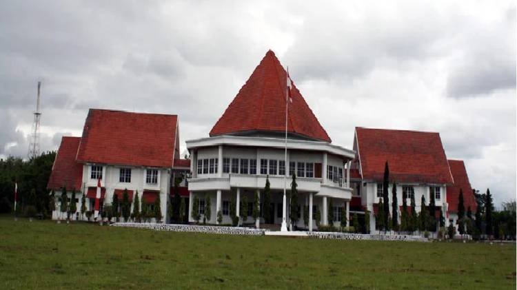 KPK Geledah Kantor Bupati Muna Terkait Dugaan Korupsi Dana PEN