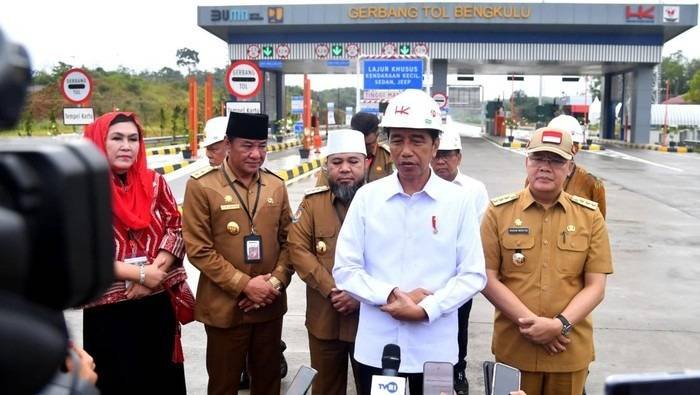 Jokowi: Jalan Rusak di Semua Provinsi Itu Ada, Sudah Mulai Diperbaiki