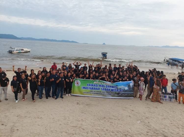 Mahasiswa Unita Berwisata Edukasi ke Pantai Pandan Tapteng