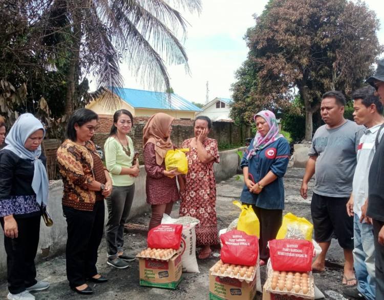 Pemkab Simalungun Salurkan Bantuan untuk Korban Kebakaran Rumah di Serbalawan