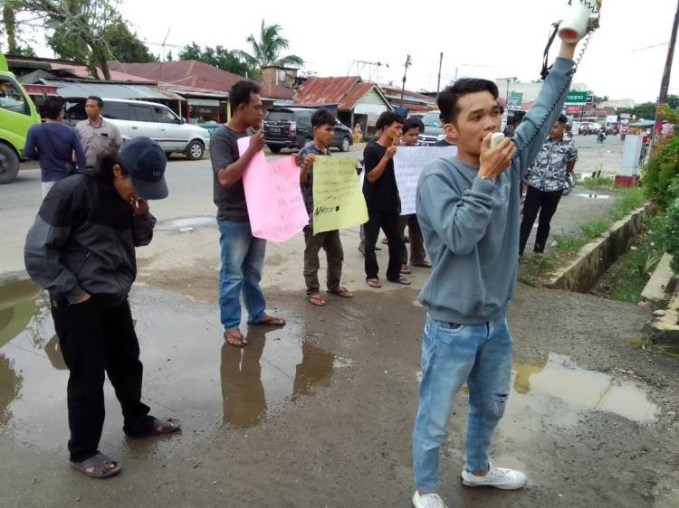 Kompri-SU Unras Minta Kejari Palas Usut Dugaan KKN Penyaluran Bantuan Banjir Bandang di Batanglubu Sutam