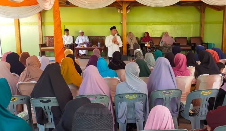 Dedi Iskandar Santuni Yatim dan Duafa di Ledong Barat