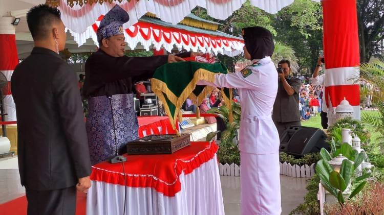 Pengibaran Bendera Merah Putih dan Pawai Devile HUT ke-78 RI Kabupaten Langkat