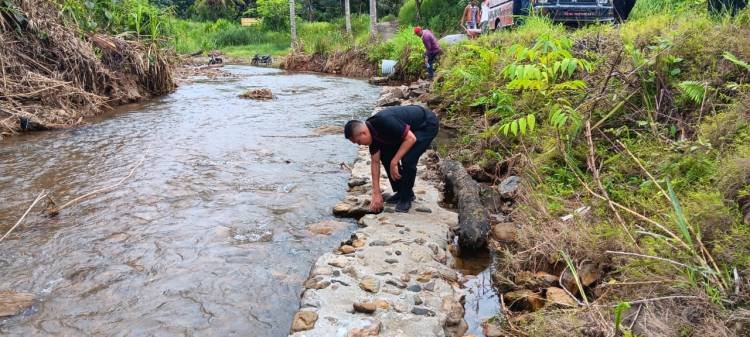 Wakil Bupati Perintahkan Proyek TPT di BPBD Dairi Dibongkar