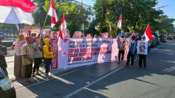 Akademisi di Jatim Gelar Aksi Tolak Rocky Gerung Jadi Pembicara Kampus