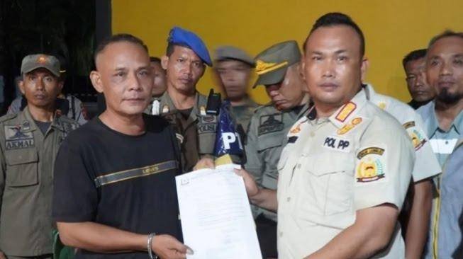 Aparat Gabungan Tutup dan Segel Diskotik One King Garden