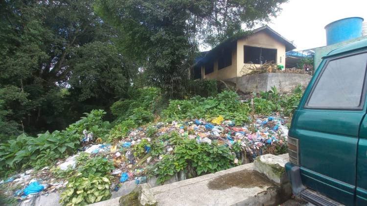 Sampah di Jurang Desa Sampun Karo, Timbulkan Aroma Tak Sedap