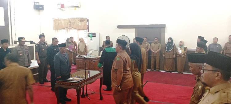 Plt Bupati Padanglawas Lantik 28 Pejabat Administrator dan Pengawas