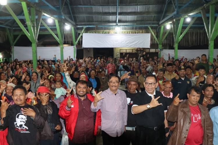 Masyarakat Desa Gurubenua Karo Keluhkan Tidak Adanya Jaringan Telekomunikasi ke Ketua DPRD SU