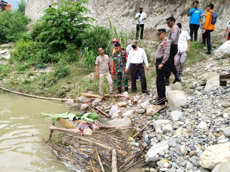 Jasad Penumpang Bus yang Terjun ke Sungai Ditemukan Mengapung di Namo Sanggar Dairi